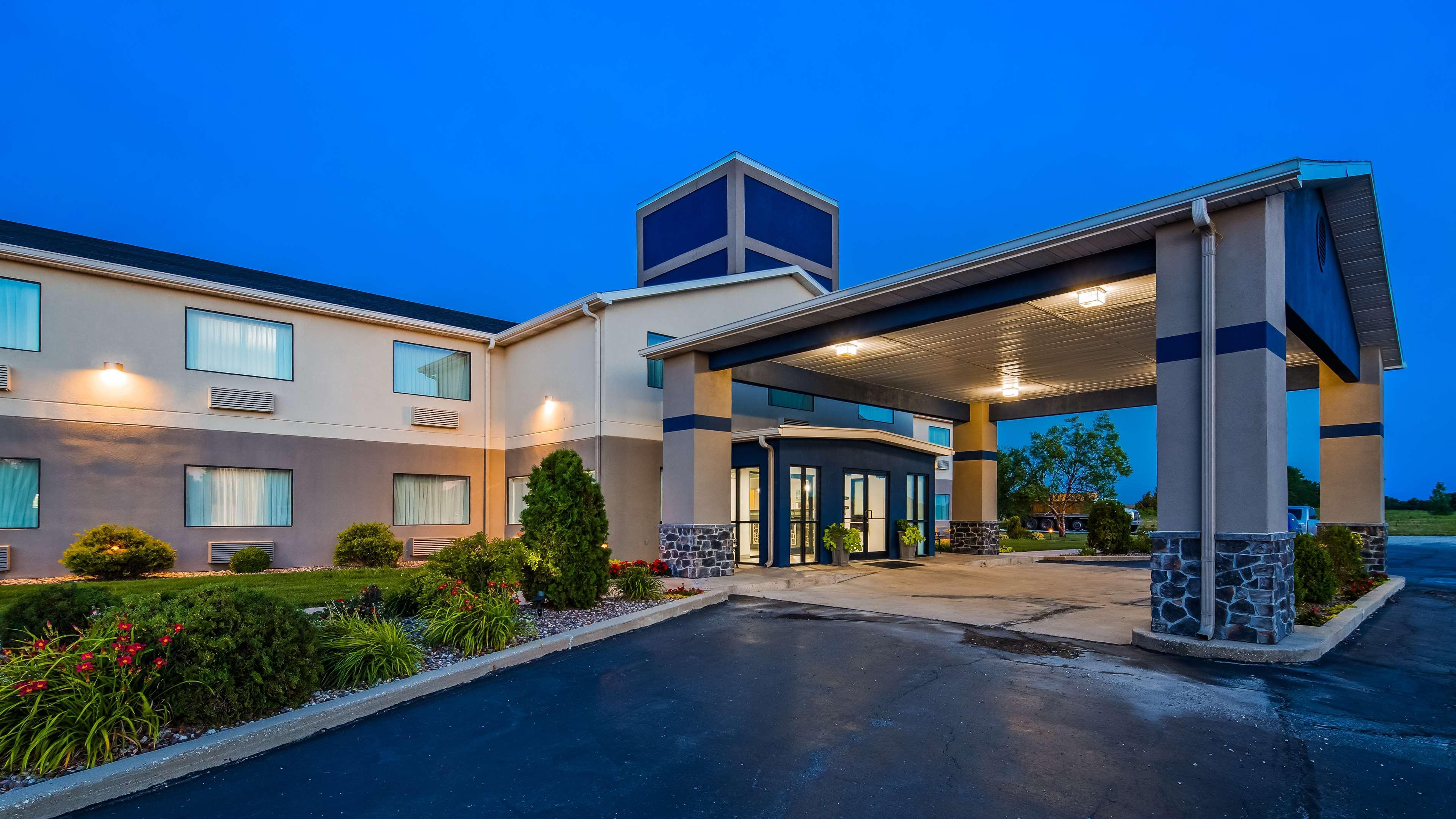 Best Western Brookfield Екстериор снимка