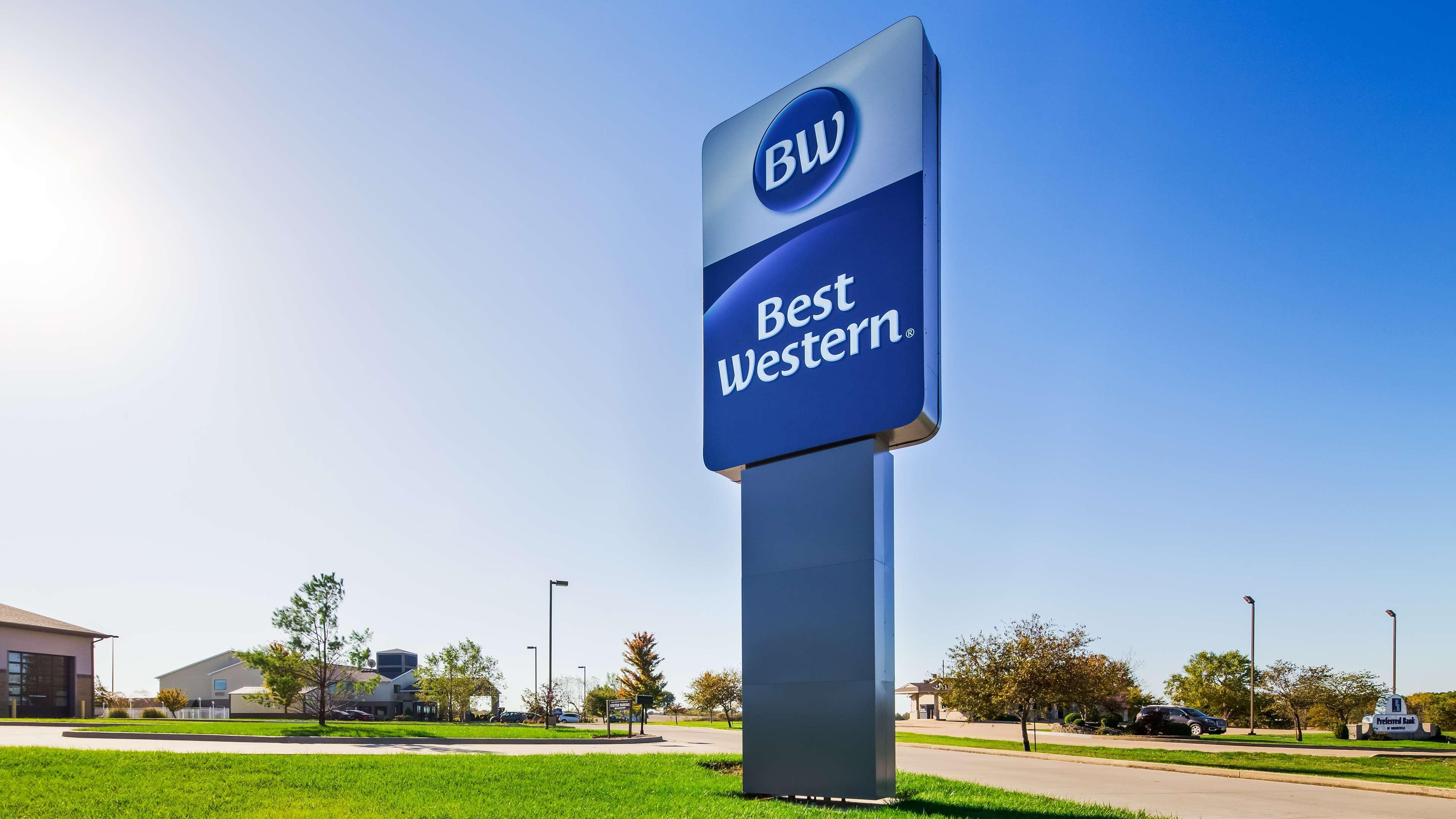Best Western Brookfield Екстериор снимка