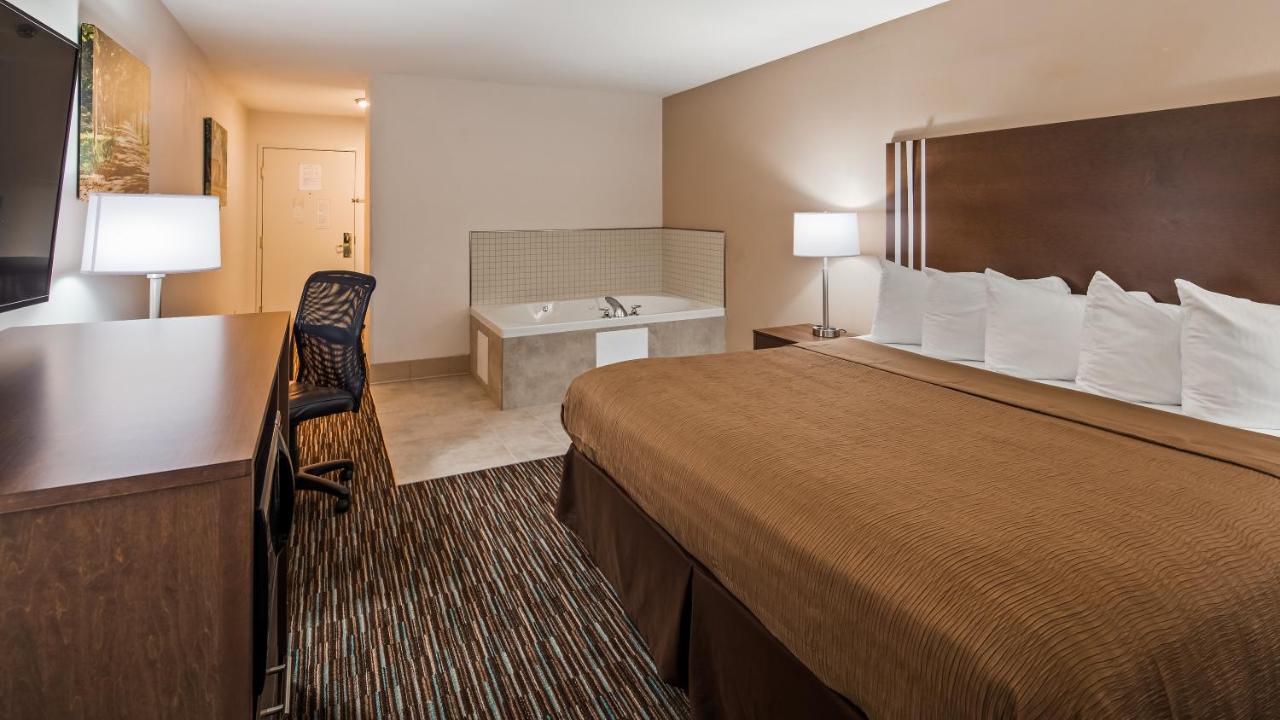 Best Western Brookfield Екстериор снимка